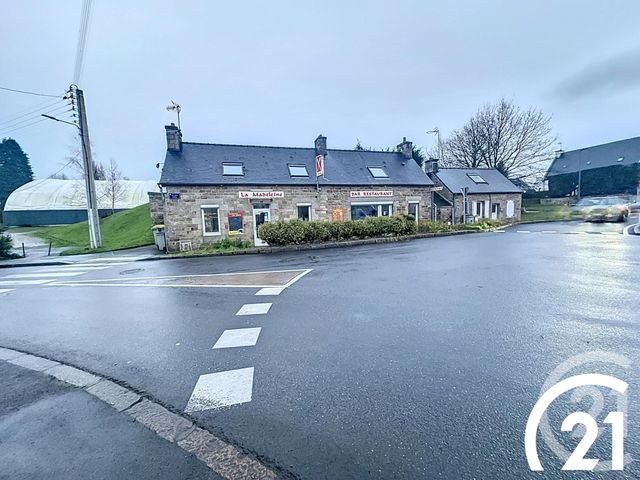 Afficher la photo en grand immeuble à vendre - 123.0 m2 - GUINGAMP - 22 - BRETAGNE - Century 21 Le Calvez