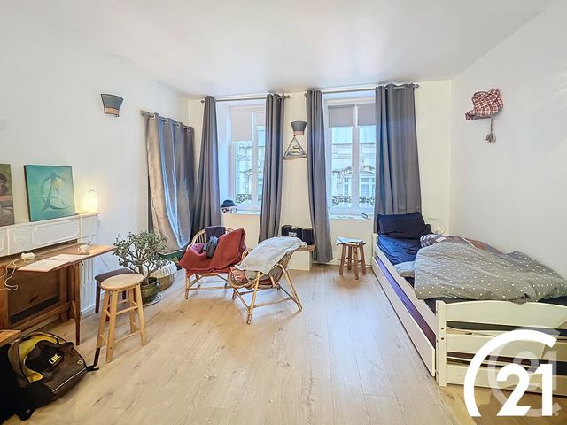 Afficher la photo en grand immeuble à vendre - 220.0 m2 - GUINGAMP - 22 - BRETAGNE - Century 21 Le Calvez