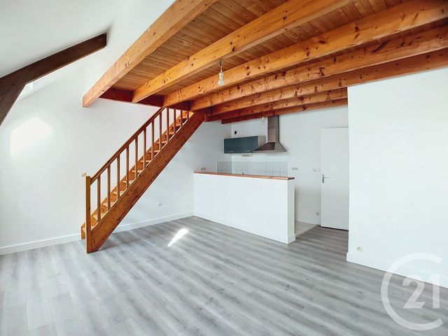 Appartement T2 à louer - 2 pièces - 45.1 m2 - GUINGAMP - 22 - BRETAGNE - Century 21 Le Calvez