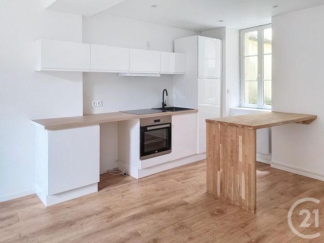 Appartement T1 à louer - 1 pièce - 25.94 m2 - GUINGAMP - 22 - BRETAGNE - Century 21 Le Calvez