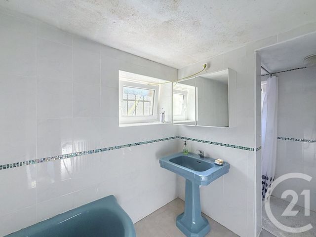 maison à vendre - 6 pièces - 166.38 m2 - PLOUMAGOAR - 22 - BRETAGNE - Century 21 Le Calvez