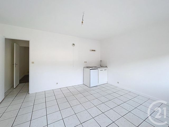 Appartement à vendre - 2 pièces - 33.0 m2 - GUINGAMP - 22 - BRETAGNE - Century 21 Le Calvez