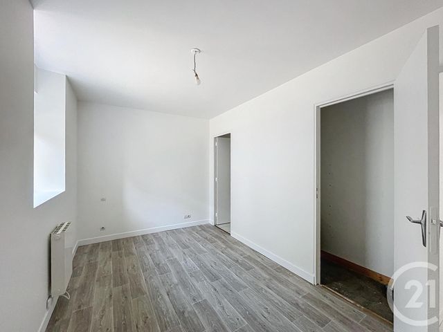 Afficher la photo en grand Appartement à vendre - 2 pièces - 33.0 m2 - GUINGAMP - 22 - BRETAGNE - Century 21 Le Calvez