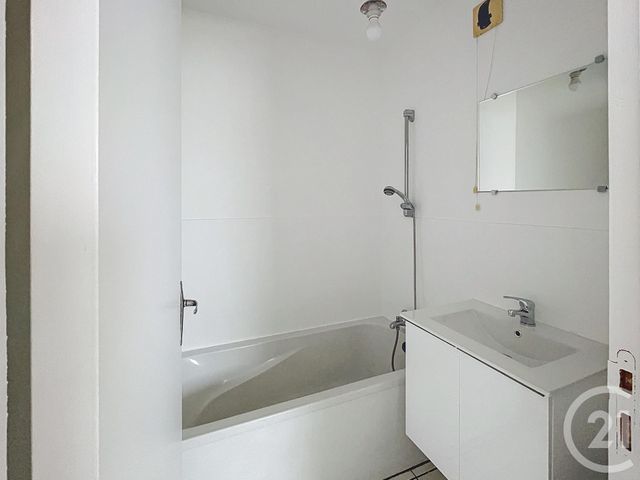 Afficher la photo en grand Appartement à vendre - 2 pièces - 33.0 m2 - GUINGAMP - 22 - BRETAGNE - Century 21 Le Calvez