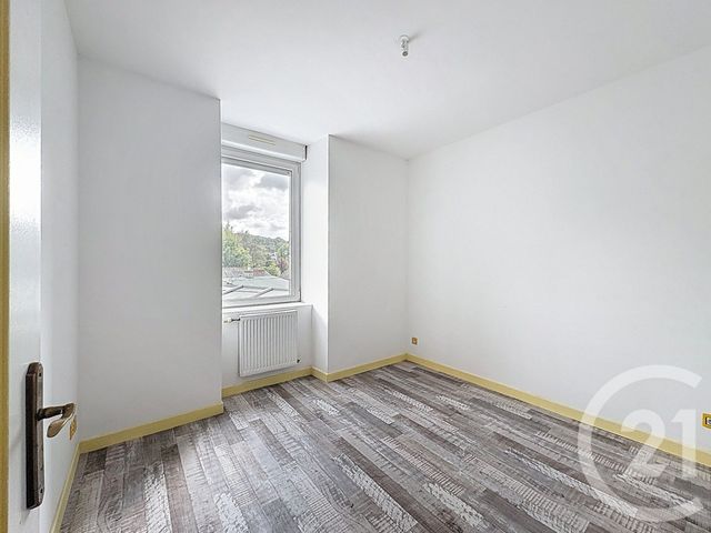 Afficher la photo en grand Appartement à louer - 3 pièces - 52.31 m2 - PONTRIEUX - 22 - BRETAGNE - Century 21 Le Calvez