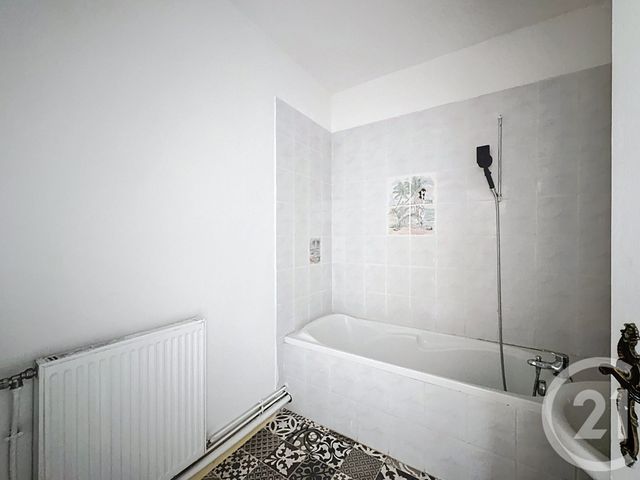 Afficher la photo en grand Appartement à louer - 3 pièces - 52.31 m2 - PONTRIEUX - 22 - BRETAGNE - Century 21 Le Calvez