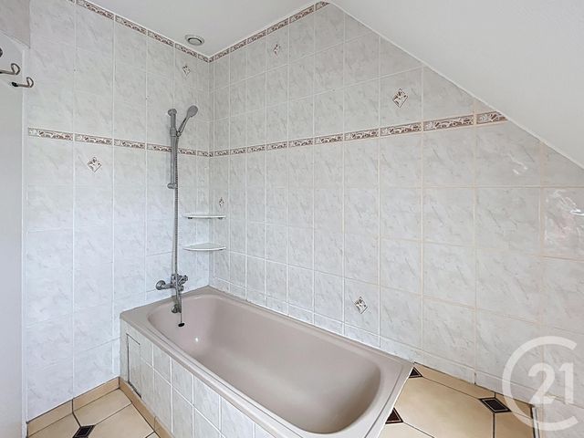 maison à vendre - 5 pièces - 79.0 m2 - PLOUMAGOAR - 22 - BRETAGNE - Century 21 Le Calvez