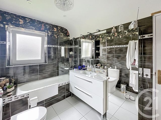maison à vendre - 5 pièces - 128.5 m2 - PLOUMAGOAR - 22 - BRETAGNE - Century 21 Le Calvez