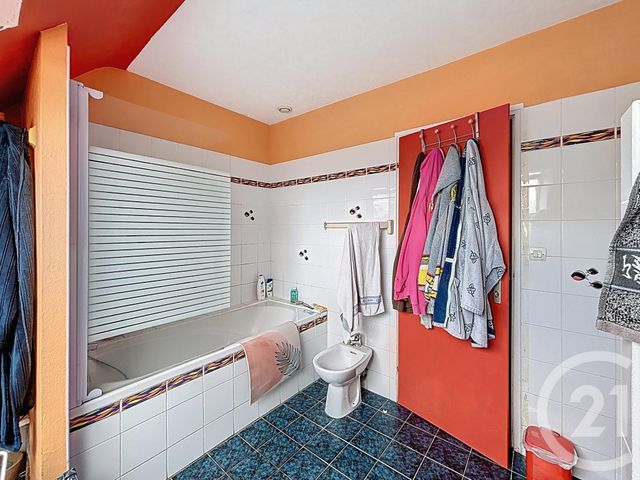 maison à vendre - 7 pièces - 139.36 m2 - PLOUMAGOAR - 22 - BRETAGNE - Century 21 Le Calvez