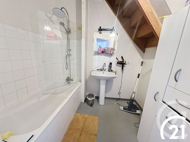 Afficher la photo en grand Appartement T4 à louer - 4 pièces - 72.5 m2 - GUINGAMP - 22 - BRETAGNE - Century 21 Le Calvez