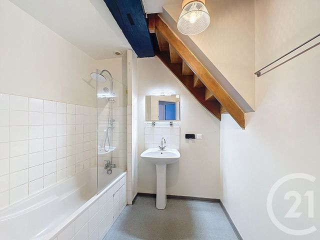 Appartement T4 à louer - 4 pièces - 72.5 m2 - GUINGAMP - 22 - BRETAGNE - Century 21 Le Calvez