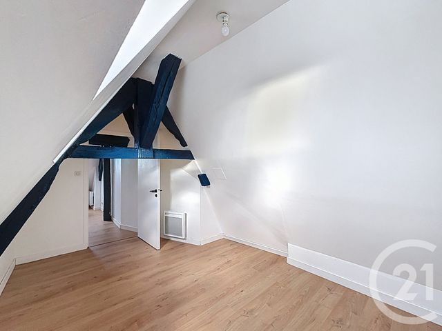 Appartement T4 à louer - 4 pièces - 72.5 m2 - GUINGAMP - 22 - BRETAGNE - Century 21 Le Calvez