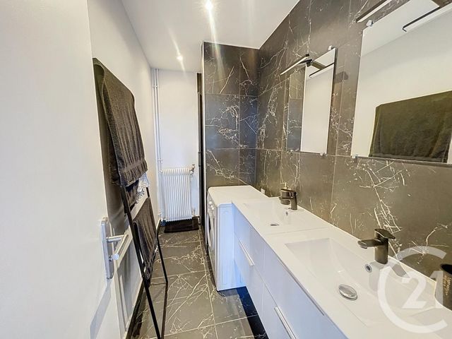 Appartement T4 à louer - 4 pièces - 65.72 m2 - GUINGAMP - 22 - BRETAGNE - Century 21 Le Calvez