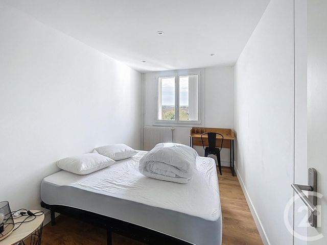 Appartement T4 à louer - 4 pièces - 65.72 m2 - GUINGAMP - 22 - BRETAGNE - Century 21 Le Calvez