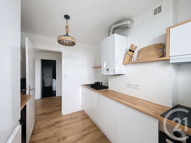 Appartement T4 à louer - 4 pièces - 65.72 m2 - GUINGAMP - 22 - BRETAGNE - Century 21 Le Calvez