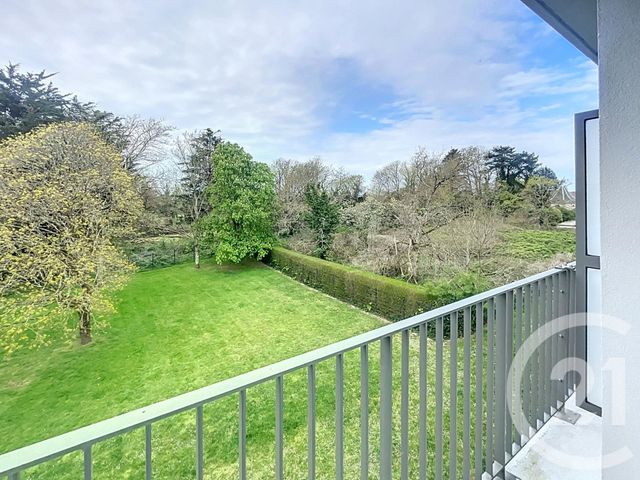 Appartement T4 à louer - 4 pièces - 61.11 m2 - GUINGAMP - 22 - BRETAGNE - Century 21 Le Calvez