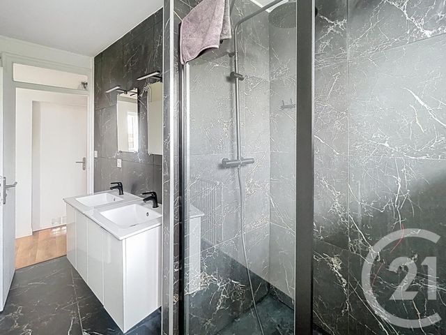 Appartement T4 à louer - 4 pièces - 61.11 m2 - GUINGAMP - 22 - BRETAGNE - Century 21 Le Calvez