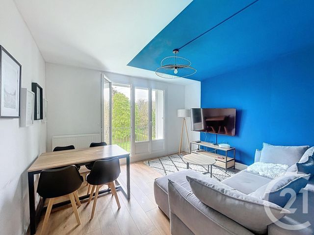 Appartement T4 à louer - 4 pièces - 61.11 m2 - GUINGAMP - 22 - BRETAGNE - Century 21 Le Calvez