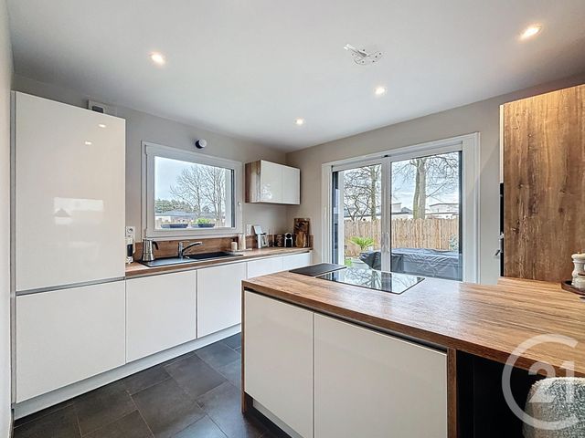 maison à vendre - 6 pièces - 155.07 m2 - PLOUMAGOAR - 22 - BRETAGNE - Century 21 Le Calvez