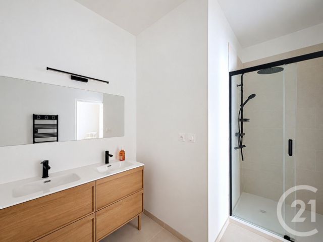 Appartement F2 bis à louer - 3 pièces - 76.44 m2 - GUINGAMP - 22 - BRETAGNE - Century 21 Le Calvez