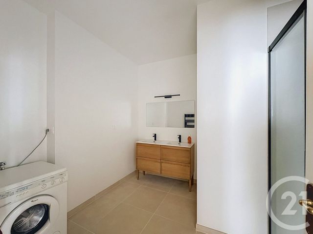 Appartement F2 bis à louer - 3 pièces - 76.44 m2 - GUINGAMP - 22 - BRETAGNE - Century 21 Le Calvez