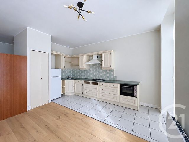 Appartement F2 bis à louer - 3 pièces - 76.44 m2 - GUINGAMP - 22 - BRETAGNE - Century 21 Le Calvez