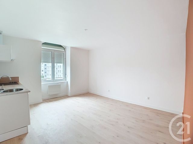 Appartement T2 à louer - 2 pièces - 34.23 m2 - GUINGAMP - 22 - BRETAGNE - Century 21 Le Calvez