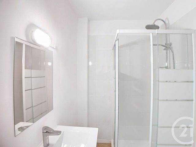 Appartement T2 à louer - 2 pièces - 34.23 m2 - GUINGAMP - 22 - BRETAGNE - Century 21 Le Calvez