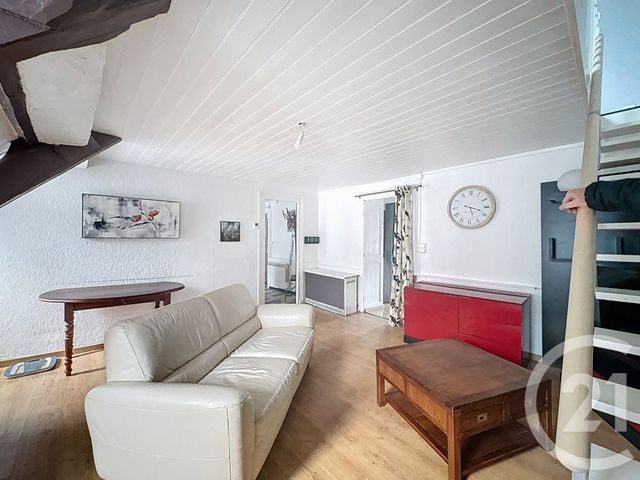 Appartement T3 à louer - 3 pièces - 64.08 m2 - GUINGAMP - 22 - BRETAGNE - Century 21 Le Calvez