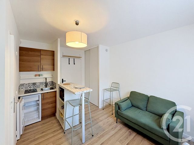 Appartement Studio à louer - 1 pièce - 17.17 m2 - GUINGAMP - 22 - BRETAGNE - Century 21 Le Calvez