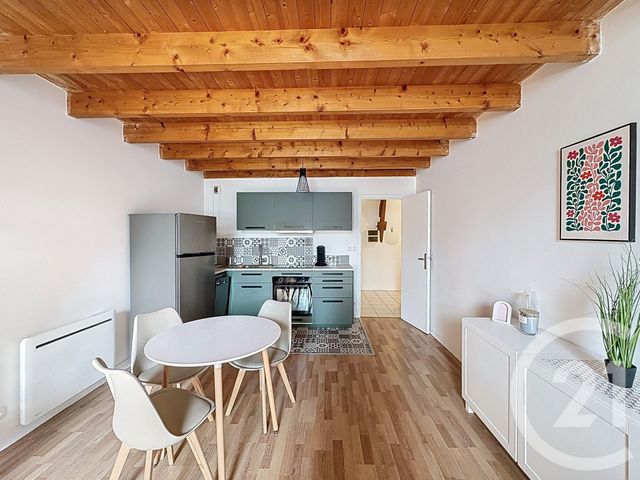 Appartement T3 à louer - 3 pièces - 48.33 m2 - GUINGAMP - 22 - BRETAGNE - Century 21 Le Calvez