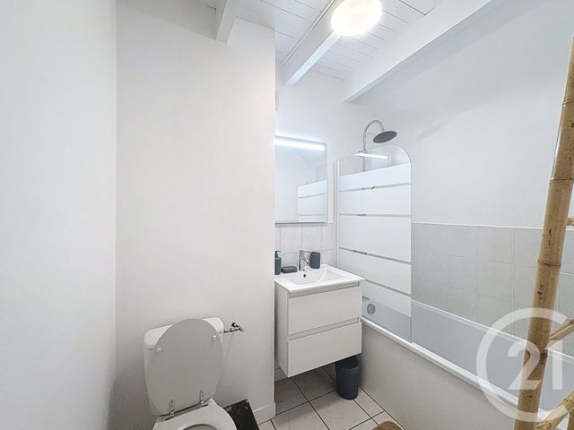 Appartement T3 à louer - 3 pièces - 48.33 m2 - GUINGAMP - 22 - BRETAGNE - Century 21 Le Calvez