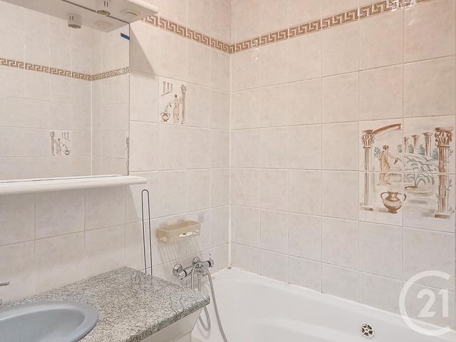 maison à louer - 5 pièces - 123.0 m2 - PONTRIEUX - 22 - BRETAGNE - Century 21 Le Calvez