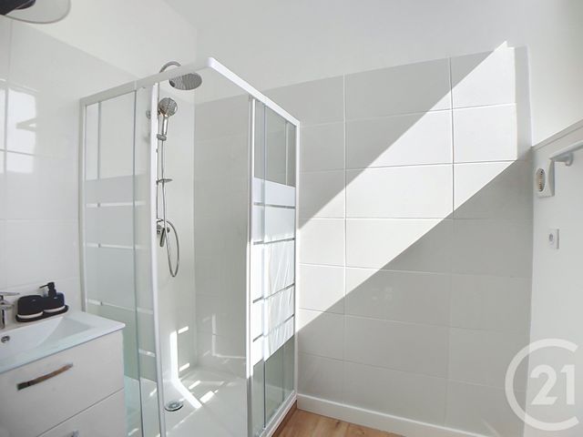 Appartement à louer - 2 pièces - 35.14 m2 - GUINGAMP - 22 - BRETAGNE - Century 21 Le Calvez