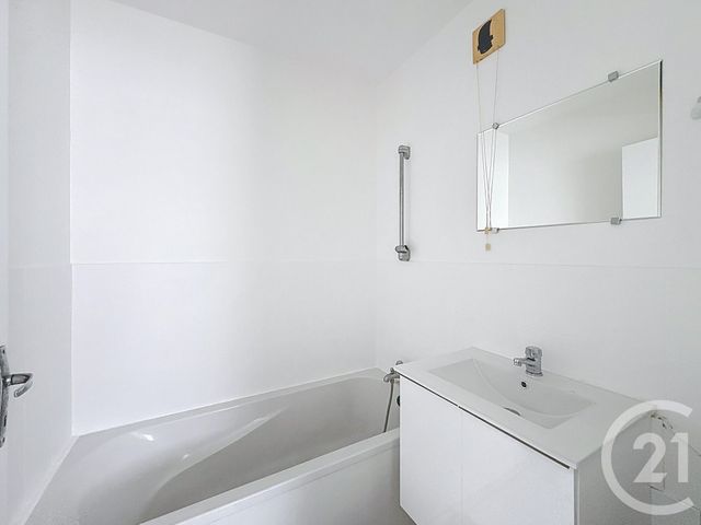 Appartement T2 à louer - 2 pièces - 32.9 m2 - GUINGAMP - 22 - BRETAGNE - Century 21 Le Calvez