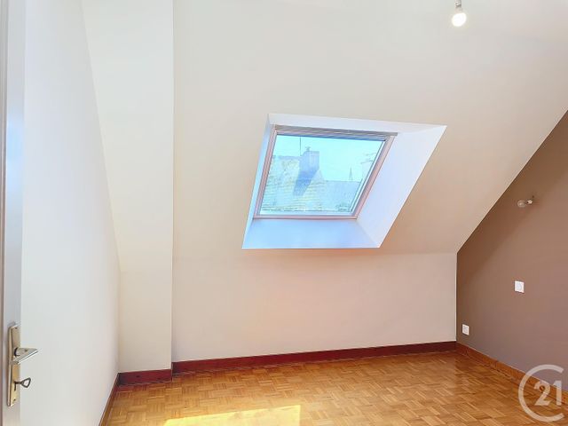 maison à louer - 7 pièces - 115.0 m2 - PLOUMAGOAR - 22 - BRETAGNE - Century 21 Le Calvez