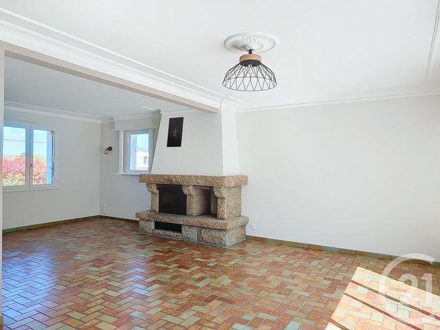 maison à louer - 7 pièces - 115.0 m2 - PLOUMAGOAR - 22 - BRETAGNE - Century 21 Le Calvez