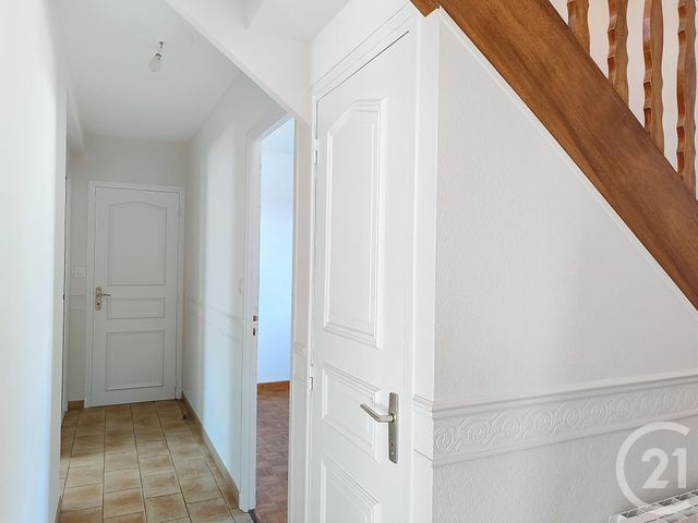 maison à louer - 7 pièces - 115.0 m2 - PLOUMAGOAR - 22 - BRETAGNE - Century 21 Le Calvez