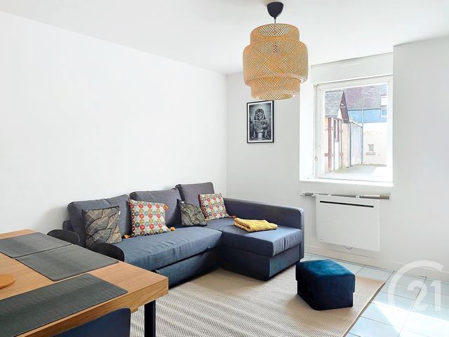 Appartement T1 à louer - 1 pièce - 26.1 m2 - GUINGAMP - 22 - BRETAGNE - Century 21 Le Calvez