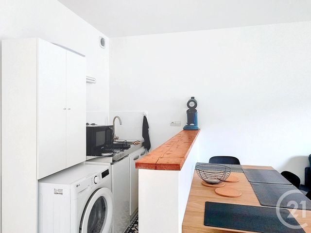 Appartement T1 à louer - 1 pièce - 26.1 m2 - GUINGAMP - 22 - BRETAGNE - Century 21 Le Calvez