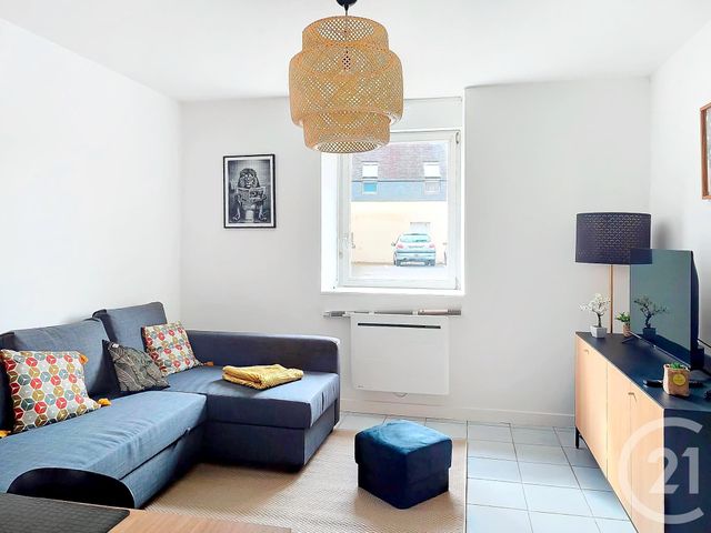 Appartement T1 à louer - 1 pièce - 26.1 m2 - GUINGAMP - 22 - BRETAGNE - Century 21 Le Calvez