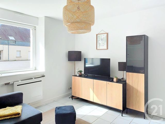 Appartement T1 à louer - 1 pièce - 26.1 m2 - GUINGAMP - 22 - BRETAGNE - Century 21 Le Calvez