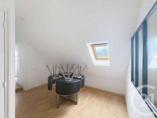 Appartement T4 à louer - 4 pièces - 55.0 m2 - LANRODEC - 22 - BRETAGNE - Century 21 Le Calvez