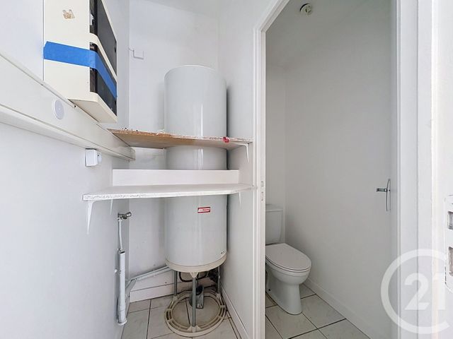 Appartement T3 à louer - 4 pièces - 58.0 m2 - GUINGAMP - 22 - BRETAGNE - Century 21 Le Calvez