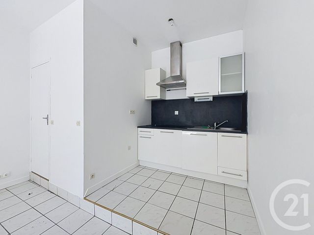 Appartement T3 à louer - 4 pièces - 58.0 m2 - GUINGAMP - 22 - BRETAGNE - Century 21 Le Calvez
