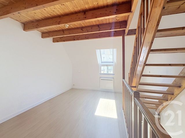 Appartement T3 à louer - 4 pièces - 58.0 m2 - GUINGAMP - 22 - BRETAGNE - Century 21 Le Calvez