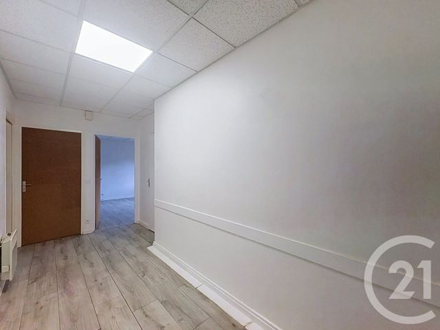 Appartement Local à louer - 4 pièces - 75.85 m2 - GUINGAMP - 22 - BRETAGNE - Century 21 Le Calvez