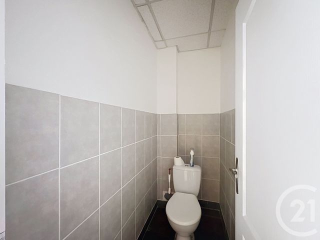Appartement Local à louer - 4 pièces - 75.85 m2 - GUINGAMP - 22 - BRETAGNE - Century 21 Le Calvez