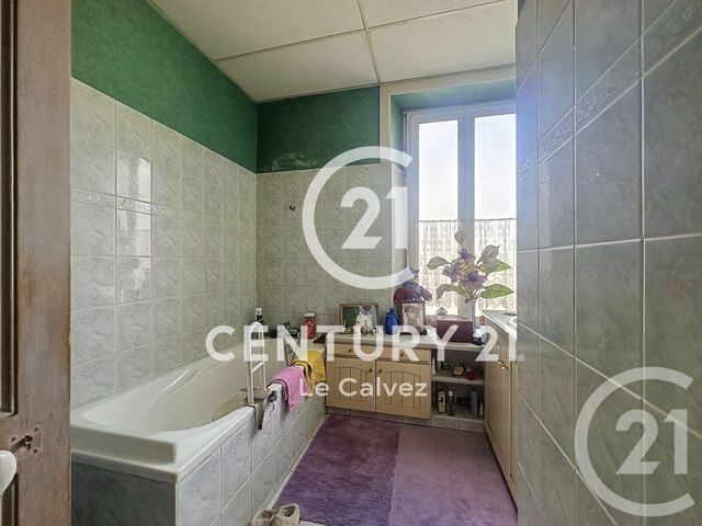 maison à vendre - 9 pièces - 182.61 m2 - GUINGAMP - 22 - BRETAGNE - Century 21 Le Calvez