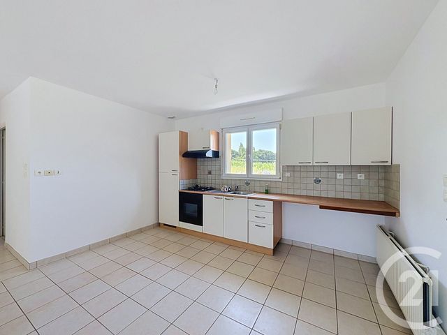 maison à louer - 4 pièces - 75.0 m2 - POMMERIT LE VICOMTE - 22 - BRETAGNE - Century 21 Le Calvez